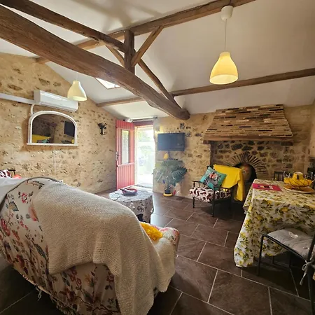 Holiday home Du Passignac Saint-Maigrin